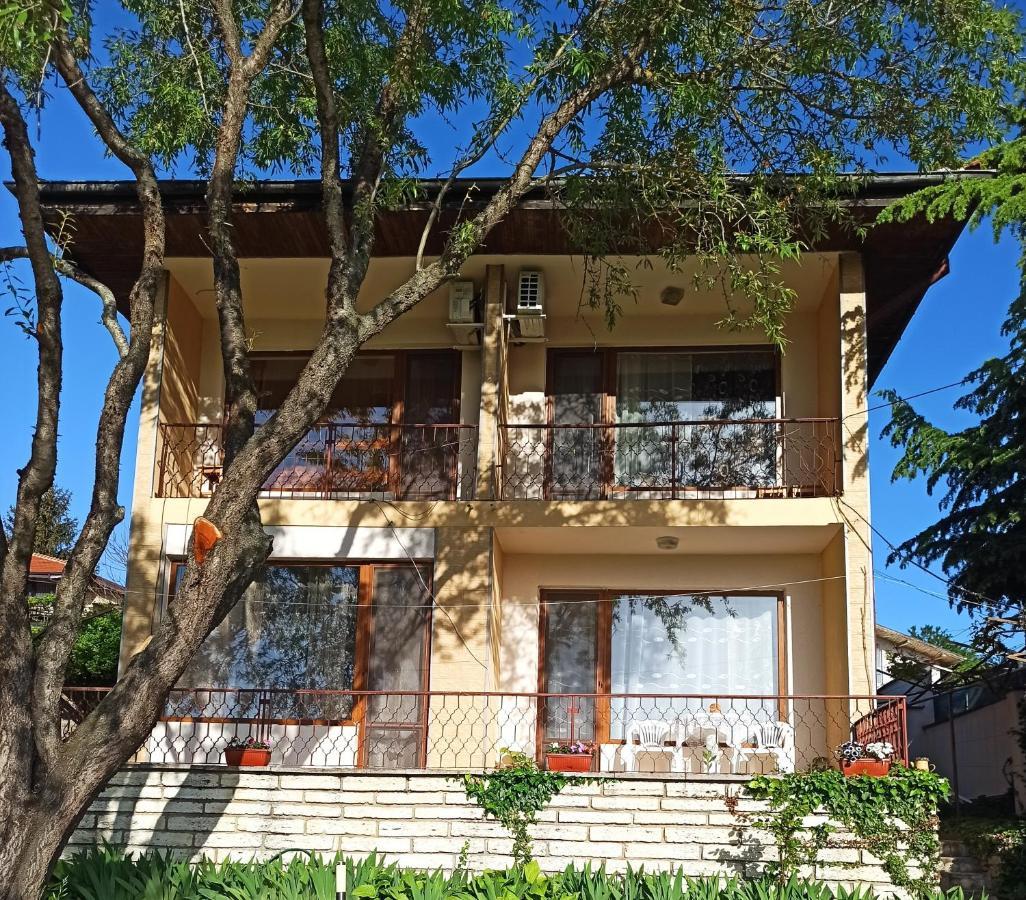 Villa Elina Baltjik Exteriör bild