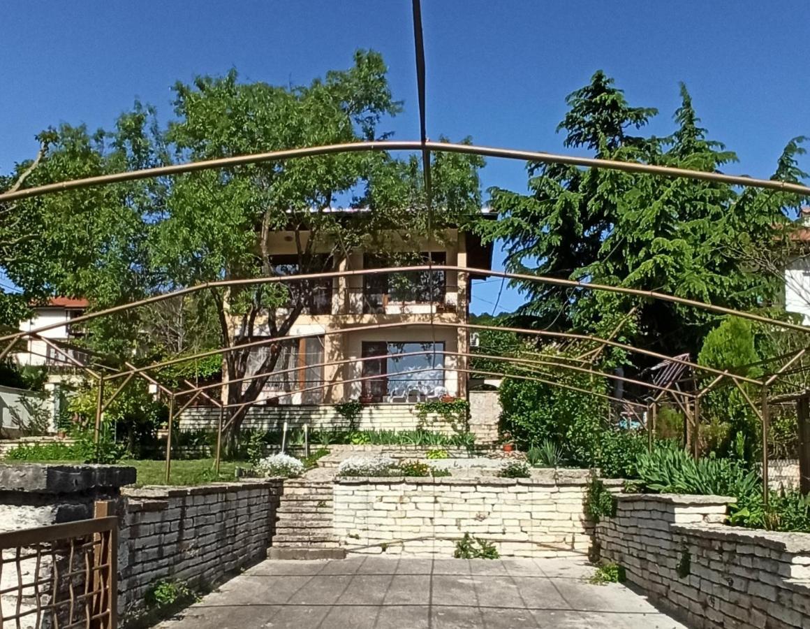 Villa Elina Baltjik Exteriör bild