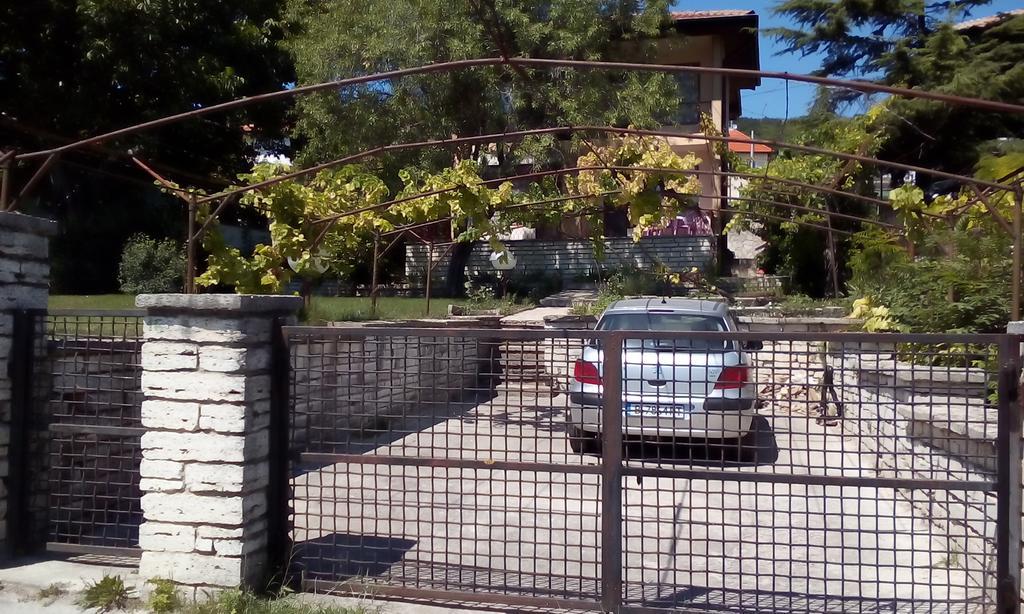 Villa Elina Baltjik Exteriör bild
