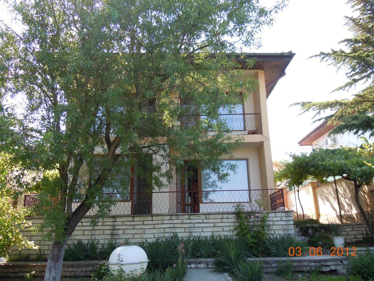 Villa Elina Baltjik Exteriör bild